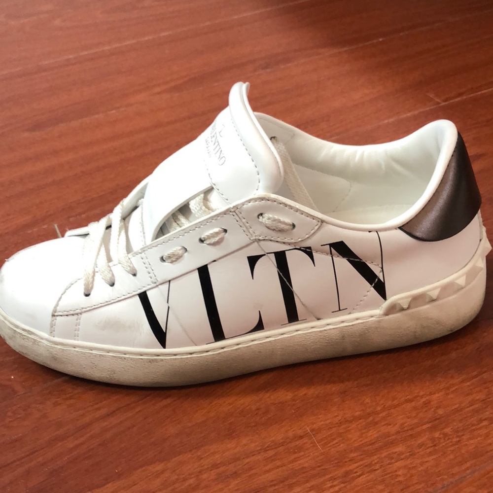 Gorgeous Valentino sneakers